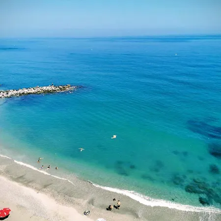 La Perla Cruise Apartment On Private Beach, Modern With Aircon & Wifi Benalmadena Exterior photo