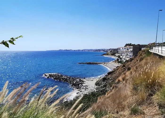 La Perla Cruise Apartment On Private Beach, Modern With Aircon & Wifi