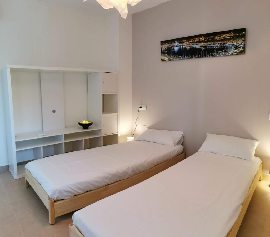 La Perla Cruise On Private Beach, Modern With Aircon & Wifi Appartement *